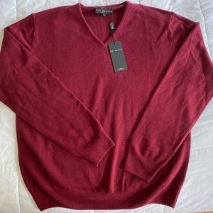 Mens V-neck deep red cashmere sweater